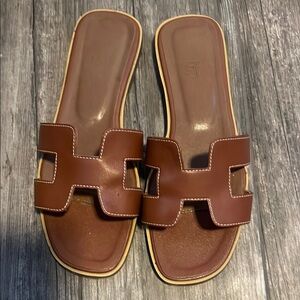 H sandals